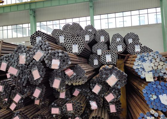 ISO 9001 Tubos de caldeira sem costura de aço Cabon com estabilidade organizacional