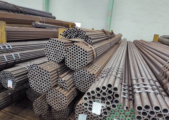 Tubo sem costura especial laminado a frio / laminado a quente / forjado de caldeira na estação da planta