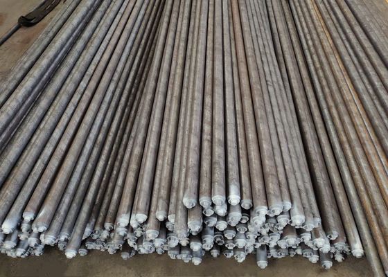 Tubo sem costura especial laminado a frio / laminado a quente / forjado de caldeira na estação da planta