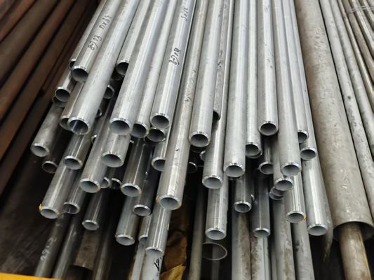 ASTM A192 Tubos de caldeira sem costura de alta pressão pintados de preto para uso industrial