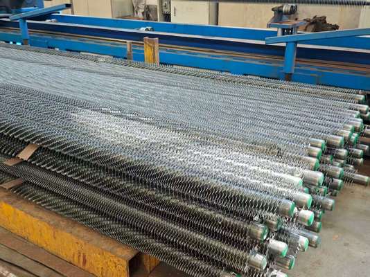 Tubo aletado de caldeira de alta eficiência para transferência de calor e anti-incrustação