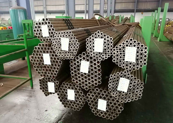 A caldeira sem emenda do tubo do aço carbono de alta pressão parte como o Reheater do Superheater no central elétrica