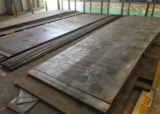 Superfície laminada a alta temperatura laminada Grinded do preto da chapa de aço de liga feito à máquina para o navio